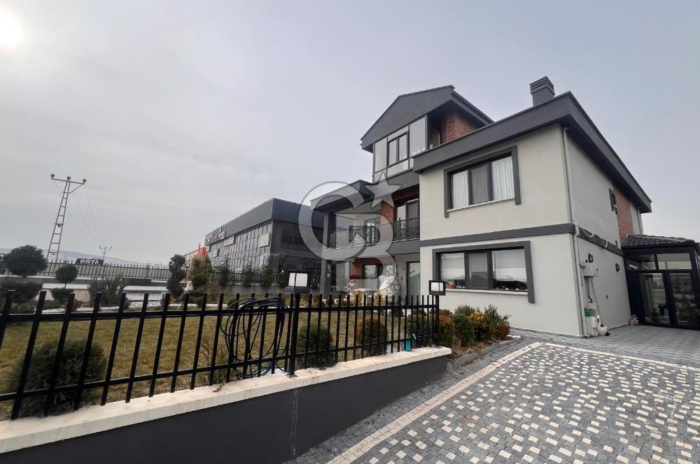 Yeni Bağlıca’da Manzaraya Hakim 6+1 Satılık Müstakil Villa