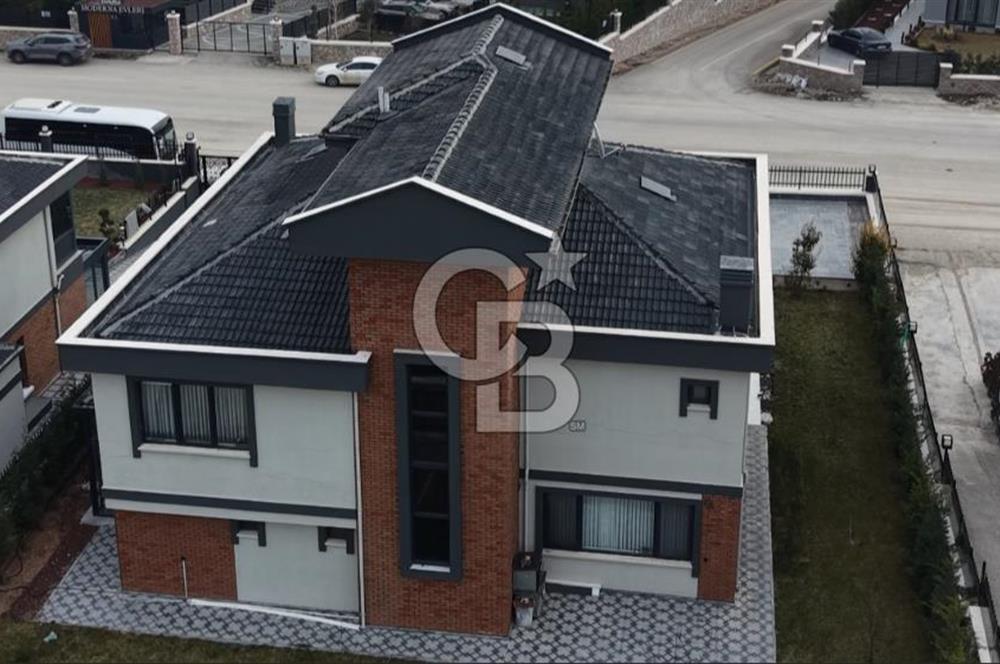 Yeni Bağlıca’da Manzaraya Hakim 6+1 Satılık Müstakil Villa