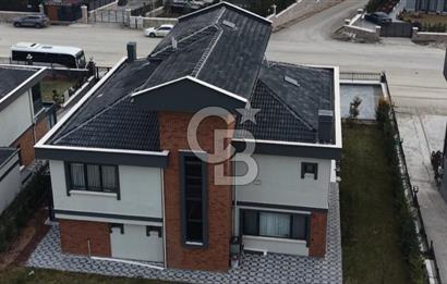 Yeni Bağlıca’da Manzaraya Hakim 6+1 Satılık Müstakil Villa