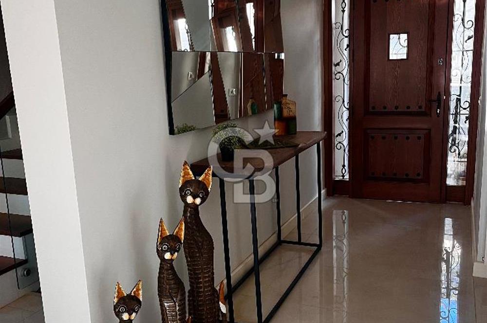 Urla Kalabak Çamkoza Evler’in de Kiralık Eşyalı Müstakil Havuzlu Villa 