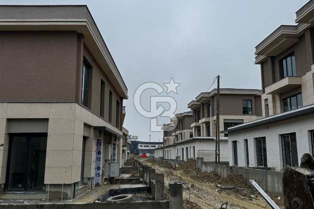 BAHÇE BAHÇEŞEHİR PROJESİ SATILIK 4+1 İKİZ VİLLA VADİ MANZARA