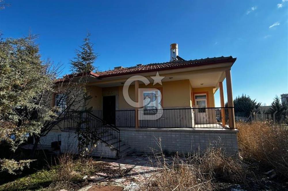 Çubuk'ta Müstakil Ev ve Arsası