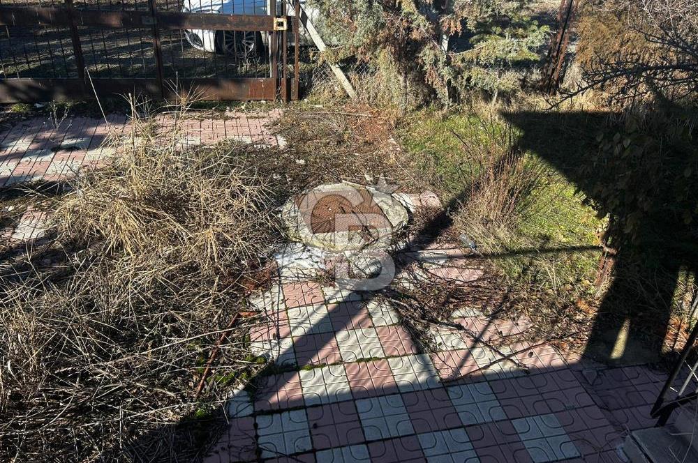 Çubuk'ta Müstakil Ev ve Arsası