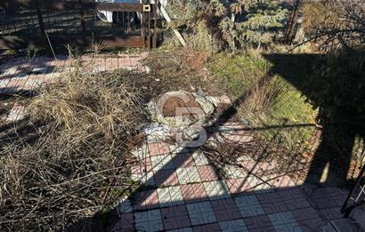 Çubuk'ta Müstakil Ev ve Arsası