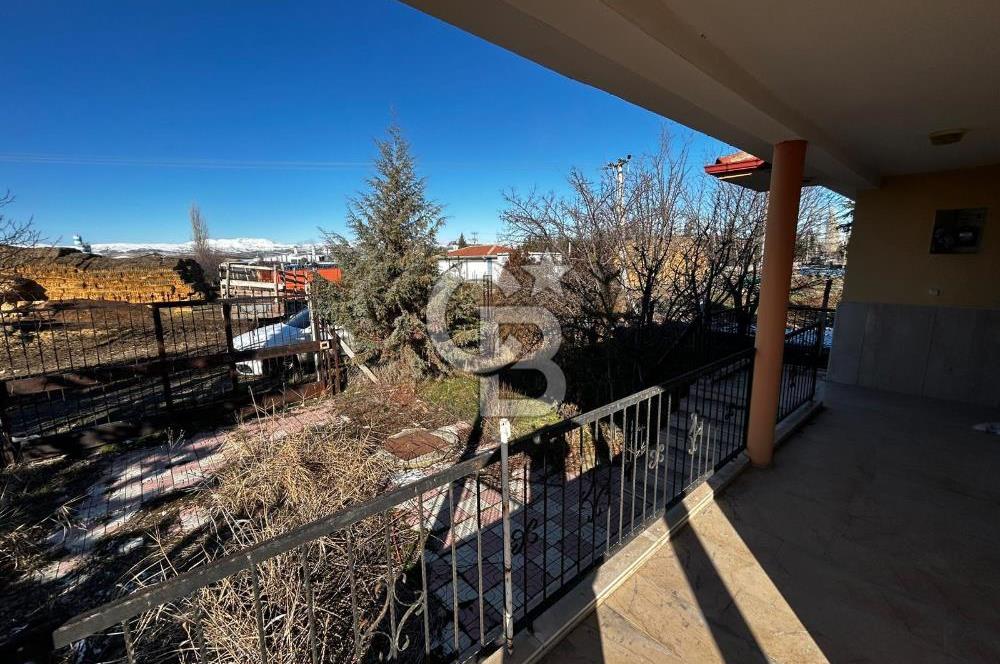 Çubuk'ta Müstakil Ev ve Arsası