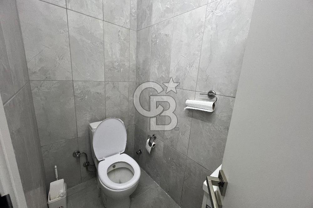 Karşıyaka Aksoy Mahallesi’nde Yüksek Görünürlüklü, 25 m² Satılık Dükkan