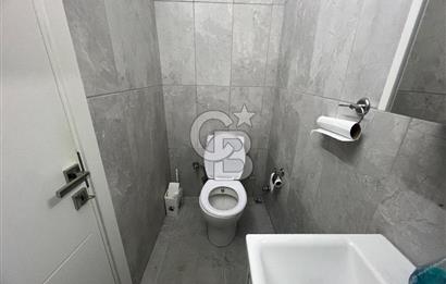 Karşıyaka Aksoy Mahallesi’nde Yüksek Görünürlüklü, 25 m² Satılık Dükkan