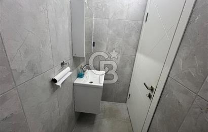 Karşıyaka Aksoy Mahallesi’nde Yüksek Görünürlüklü, 25 m² Satılık Dükkan