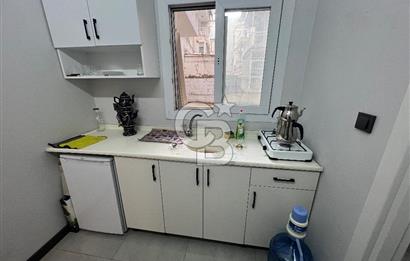 Karşıyaka Aksoy Mahallesi’nde Yüksek Görünürlüklü, 25 m² Satılık Dükkan