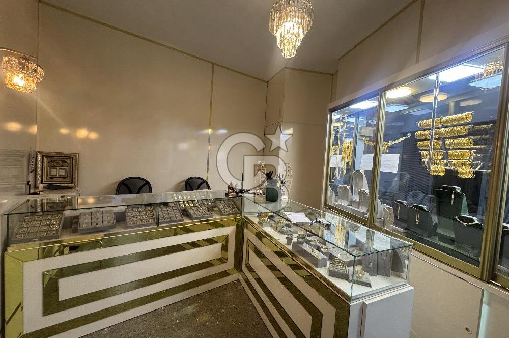 İZMİR, KEMERALTI, ANTİKACILARDA SU BAĞLANTILI 22 M2 DÜKKAN