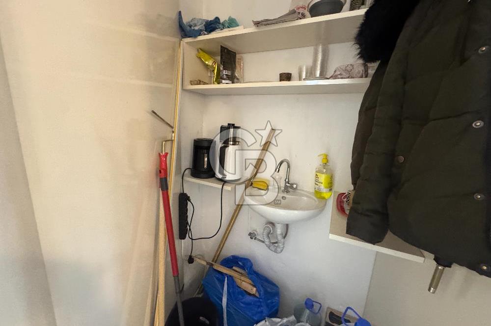 İZMİR, KEMERALTI, ANTİKACILARDA SU BAĞLANTILI 22 M2 DÜKKAN