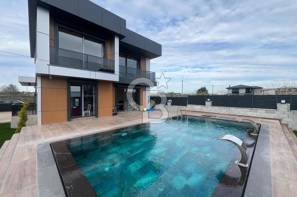 SİLİVRİ KAVAKLIDA MUHTEŞEM VİLLA