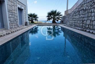 KARABURUN'DA MÜSTAKİL HAVUZLU FULL DENİZ MANZARALI 4+2 TAŞ VİLLA - 1 - 331519