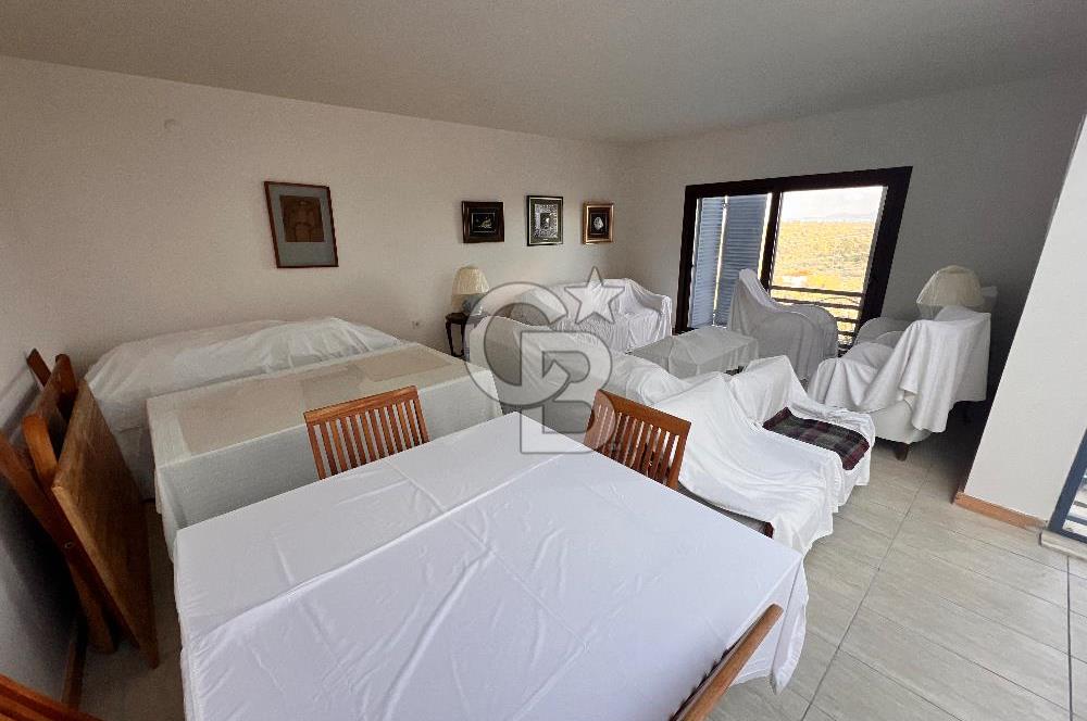 KARABURUN'DA MÜSTAKİL HAVUZLU FULL DENİZ MANZARALI 4+2 TAŞ VİLLA