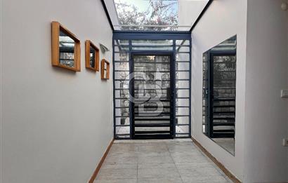 KARABURUN'DA MÜSTAKİL HAVUZLU FULL DENİZ MANZARALI 4+2 TAŞ VİLLA