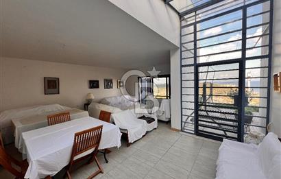 KARABURUN'DA MÜSTAKİL HAVUZLU FULL DENİZ MANZARALI 4+2 TAŞ VİLLA