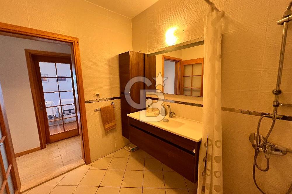 KARABURUN'DA MÜSTAKİL HAVUZLU FULL DENİZ MANZARALI 4+2 TAŞ VİLLA