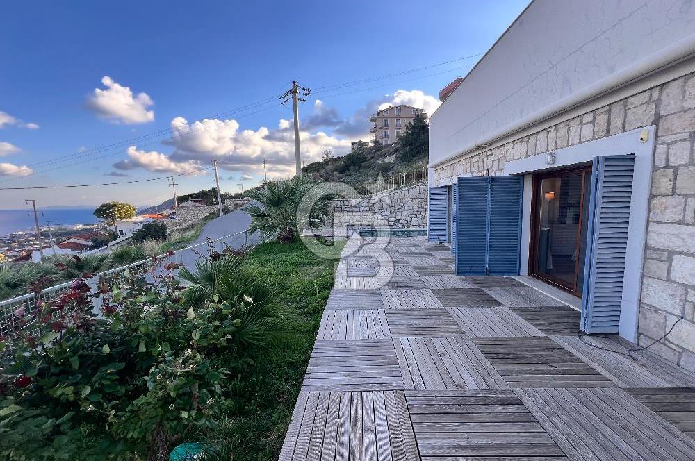 KARABURUN'DA MÜSTAKİL HAVUZLU FULL DENİZ MANZARALI 4+2 TAŞ VİLLA