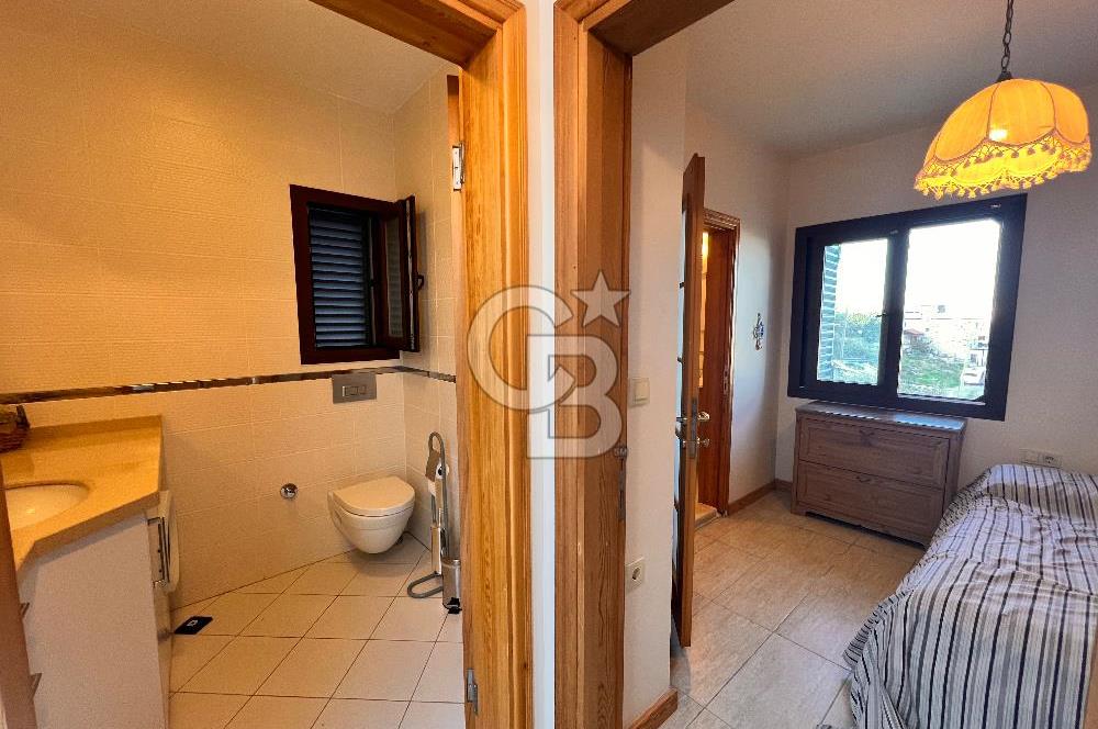 KARABURUN'DA MÜSTAKİL HAVUZLU FULL DENİZ MANZARALI 4+2 TAŞ VİLLA