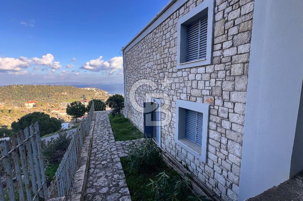 KARABURUN'DA MÜSTAKİL HAVUZLU FULL DENİZ MANZARALI 4+2 TAŞ VİLLA