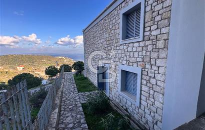 KARABURUN'DA MÜSTAKİL HAVUZLU FULL DENİZ MANZARALI 4+2 TAŞ VİLLA