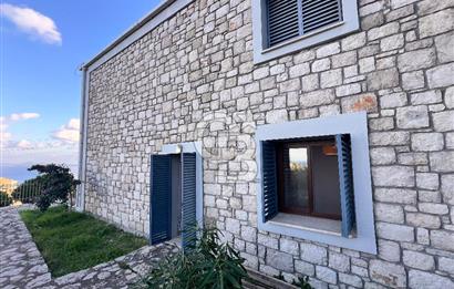 KARABURUN'DA MÜSTAKİL HAVUZLU FULL DENİZ MANZARALI 4+2 TAŞ VİLLA