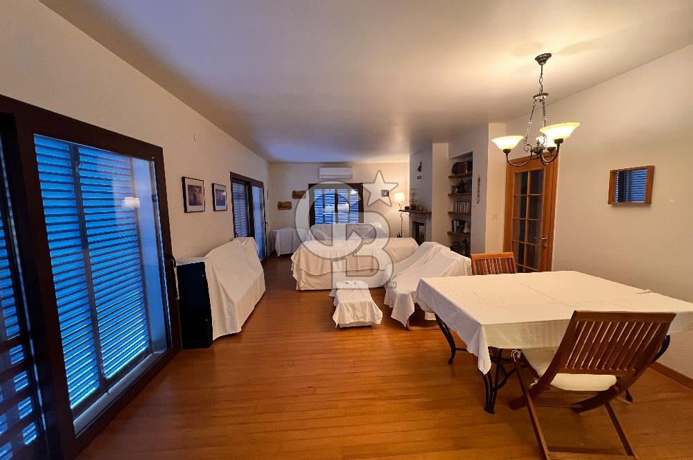 KARABURUN'DA MÜSTAKİL HAVUZLU FULL DENİZ MANZARALI 4+2 TAŞ VİLLA