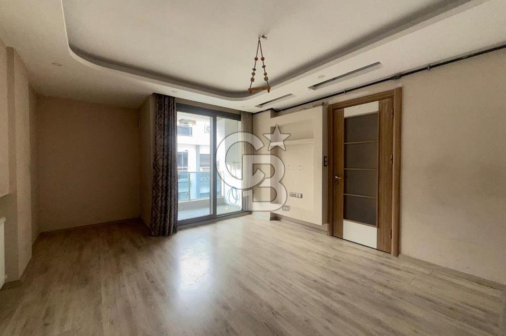 ÇİĞLİ YENİ MAHALLE'DE; ASANSÖRLÜ, ARAKAT, 2+1, EŞYASIZ, DOĞALGAZ