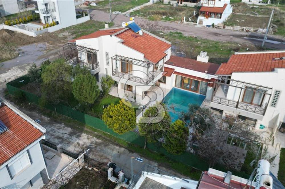 Ayvalık Altınova Özel Tasarımlı 800 m2 Arsalı Villa