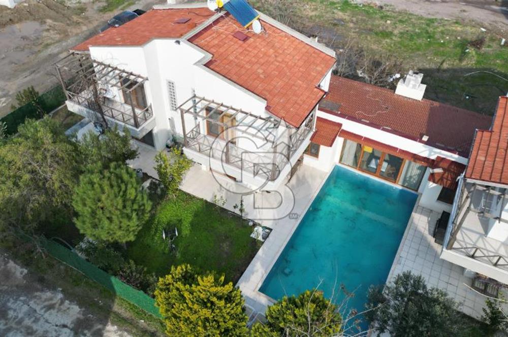 Ayvalık Altınova Özel Tasarımlı 800 m2 Arsalı Villa
