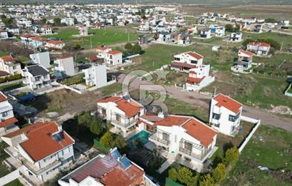 Ayvalık Altınova Özel Tasarımlı 800 m2 Arsalı Villa
