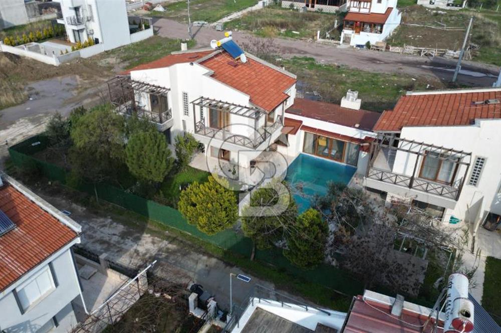 Ayvalık Altınova Özel Tasarımlı 800 m2 Arsalı Villa