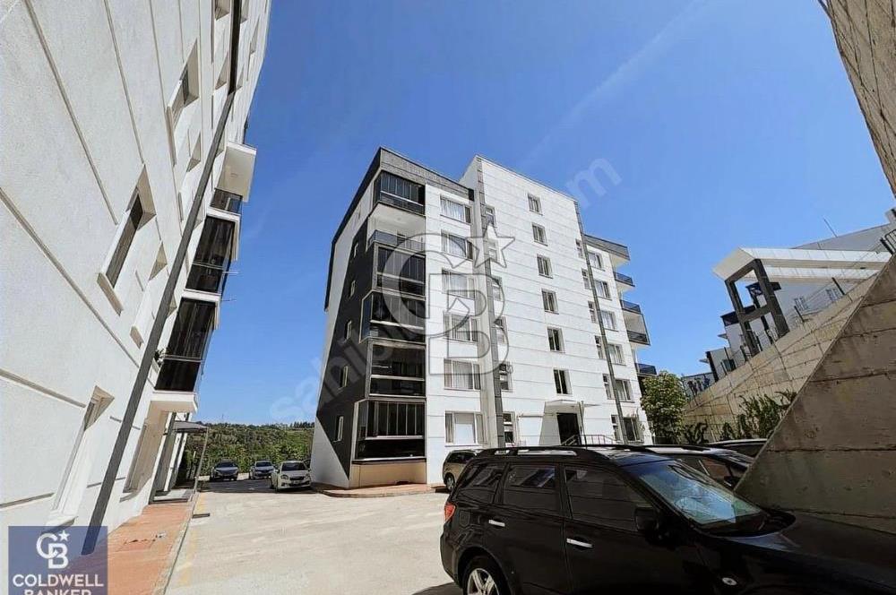 CB MAHALL'DEN VADİ İZMİT TE SATILIK BÜYÜK TİP İÇİ YAPILI 1+1