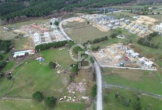 ARNAVUTKÖY DURUSU SATILIK VİLLA İMARLI 5327 m2 TEK TAPU ARSA - 1 - 331571