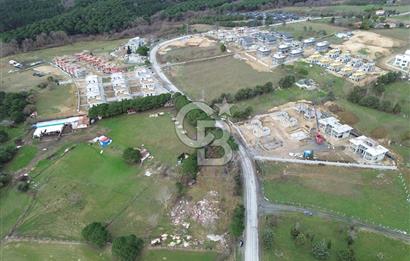 ARNAVUTKÖY DURUSU SATILIK VİLLA İMARLI 5327 m2 TEK TAPU ARSA