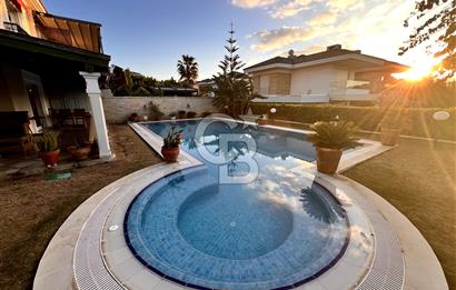 ÇEŞME ILICA'DA 4+1 MÜSTAKİL HAVUZLU İKİZ VİLLA