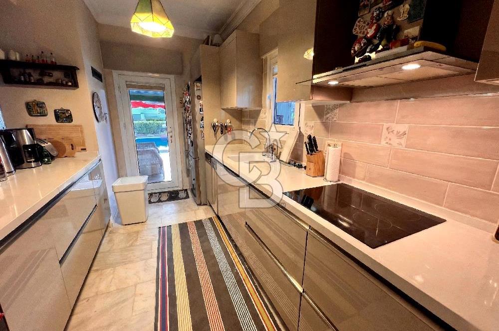 ÇEŞME ILICA'DA 4+1 MÜSTAKİL HAVUZLU İKİZ VİLLA