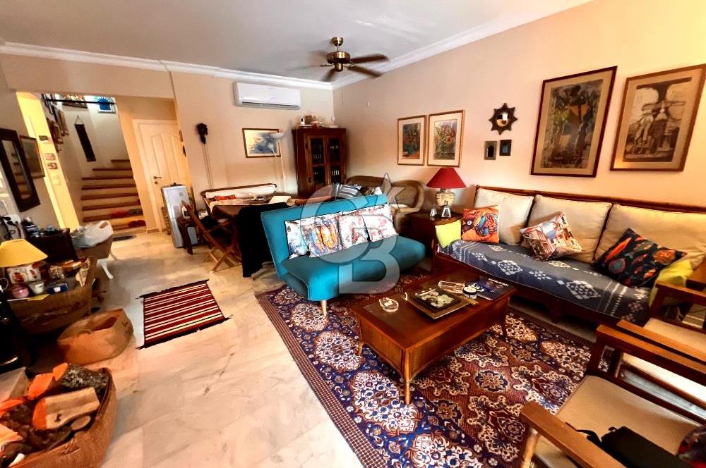 ÇEŞME ILICA'DA 4+1 MÜSTAKİL HAVUZLU İKİZ VİLLA