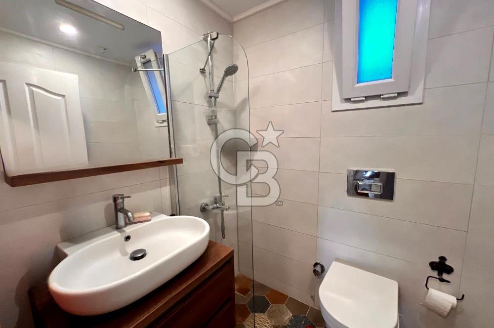 ÇEŞME ILICA'DA 4+1 MÜSTAKİL HAVUZLU İKİZ VİLLA