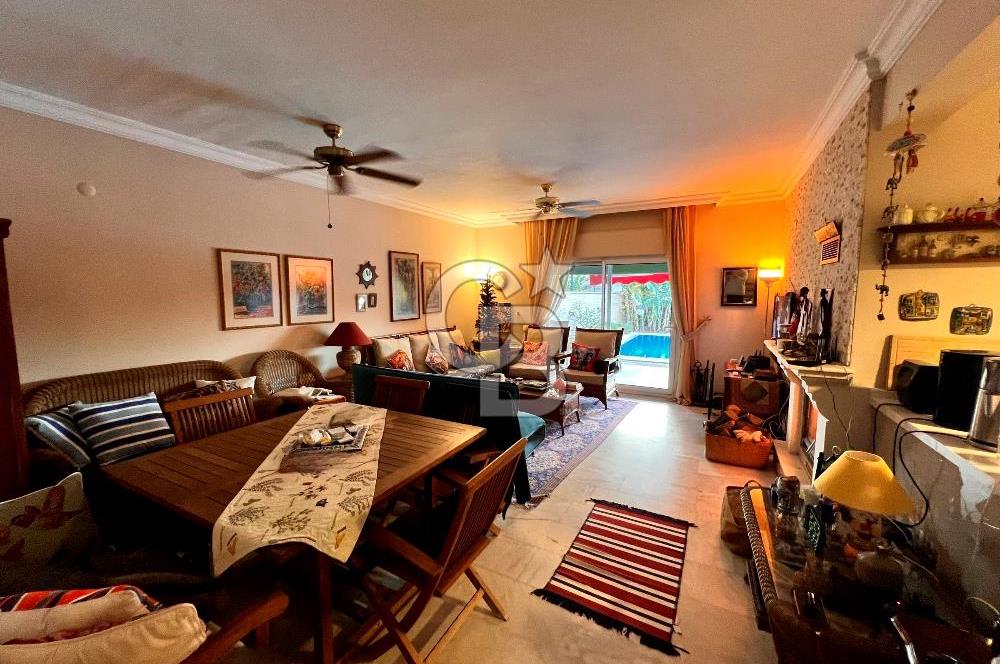 ÇEŞME ILICA'DA 4+1 MÜSTAKİL HAVUZLU İKİZ VİLLA