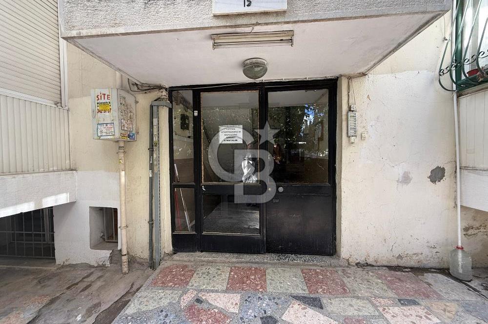 Bornova Merkezde, Yatırıma ve Oturuma Uygun Fırsat Daire