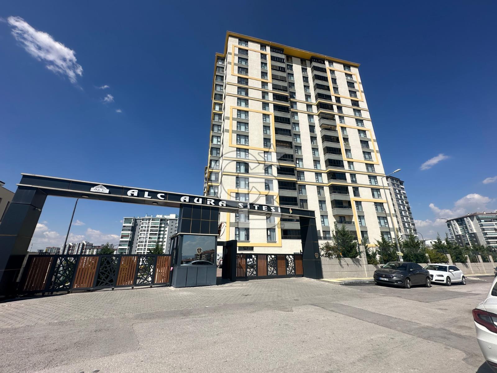 ALC AURA SİTESİNDE EŞSİZ TASARIM FULL YAPILI SATILIK 4,5+1 DAİRE