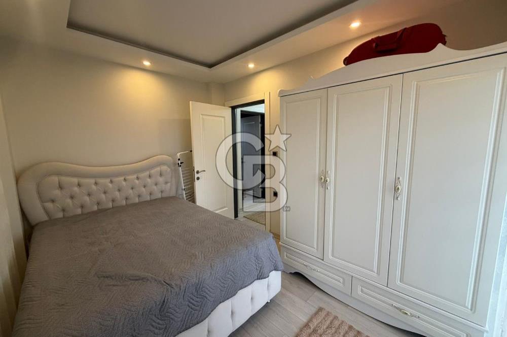 Pelitköy'de Kesintisiz Deniz Manzaralı Tam Müstakil Villa