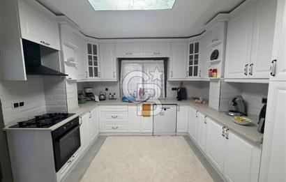 Pelitköy'de Kesintisiz Deniz Manzaralı Tam Müstakil Villa