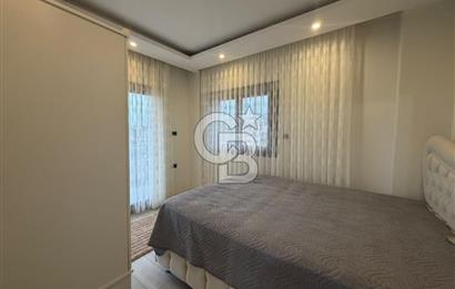 Pelitköy'de Kesintisiz Deniz Manzaralı Tam Müstakil Villa