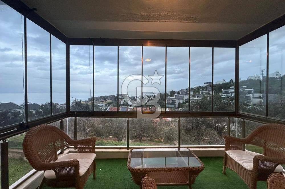 Pelitköy'de Kesintisiz Deniz Manzaralı Tam Müstakil Villa