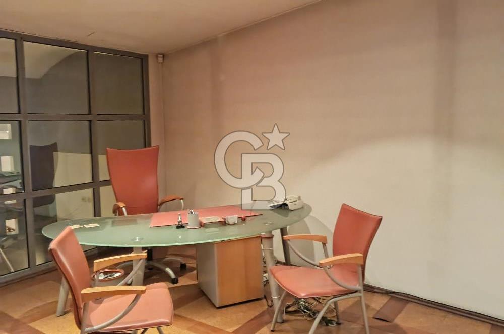 İzmir Karabağlar'ın En İşlek Caddesi'nde Komple Satılık İşyeri 