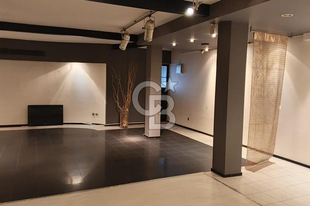 İzmir Karabağlar'ın En İşlek Caddesi'nde Komple Satılık İşyeri 