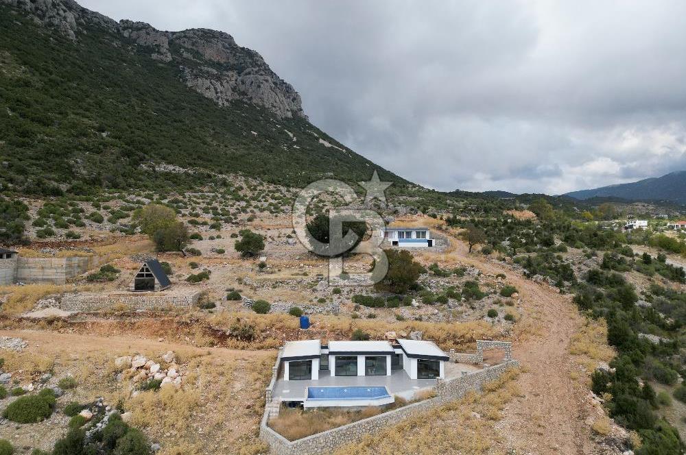 CB GİZ'DEN KAŞ YAYLA BEZİRGAN'DA SATILIK TARLA VE 2+1 VİLLA