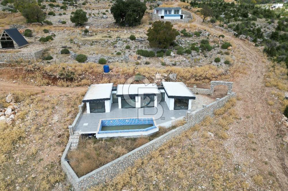 CB GİZ'DEN KAŞ YAYLA BEZİRGAN'DA SATILIK TARLA VE 2+1 VİLLA